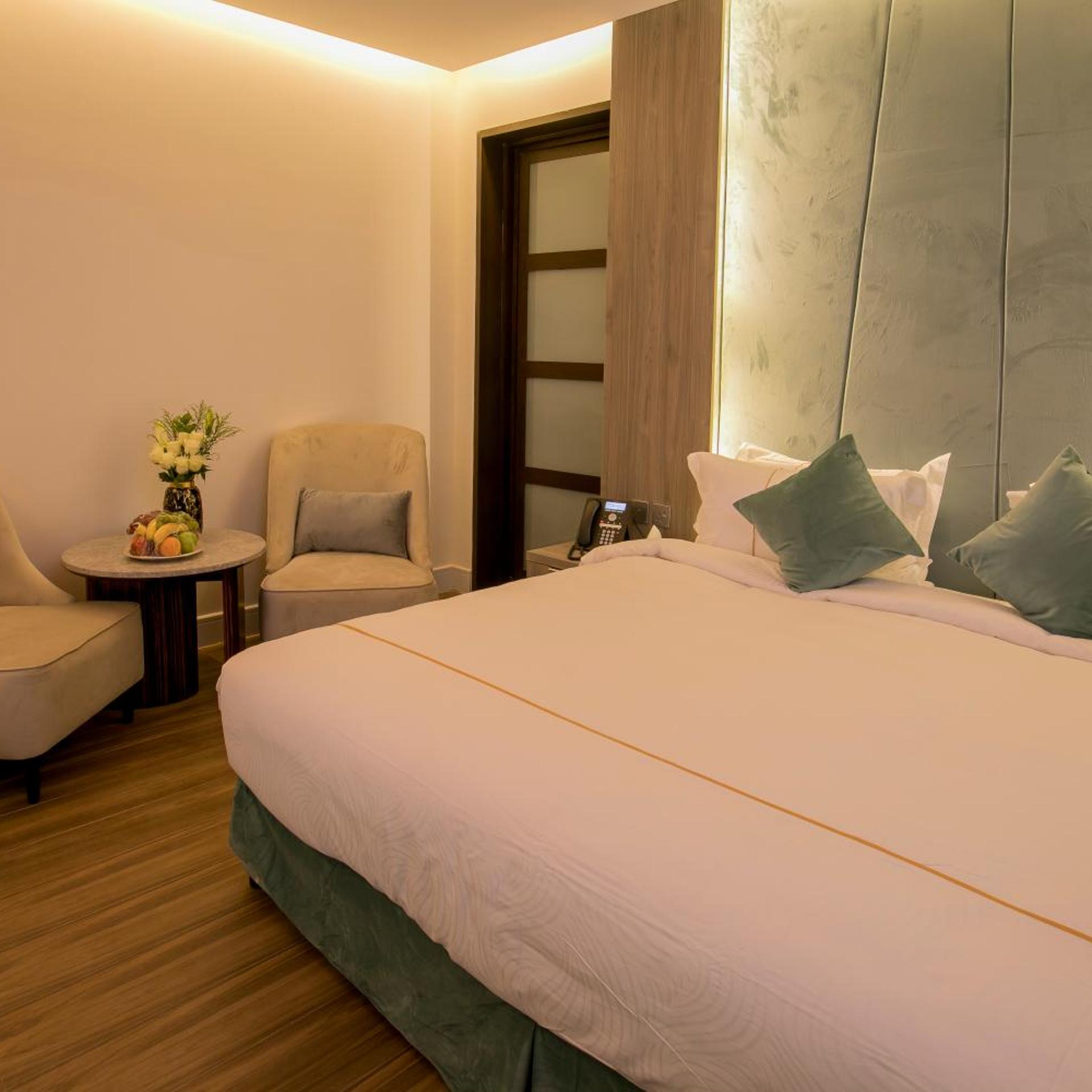 Luxury Night Hotel 36/73