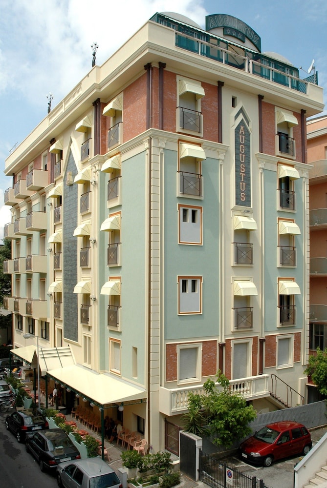Hotel Augustus 3/49