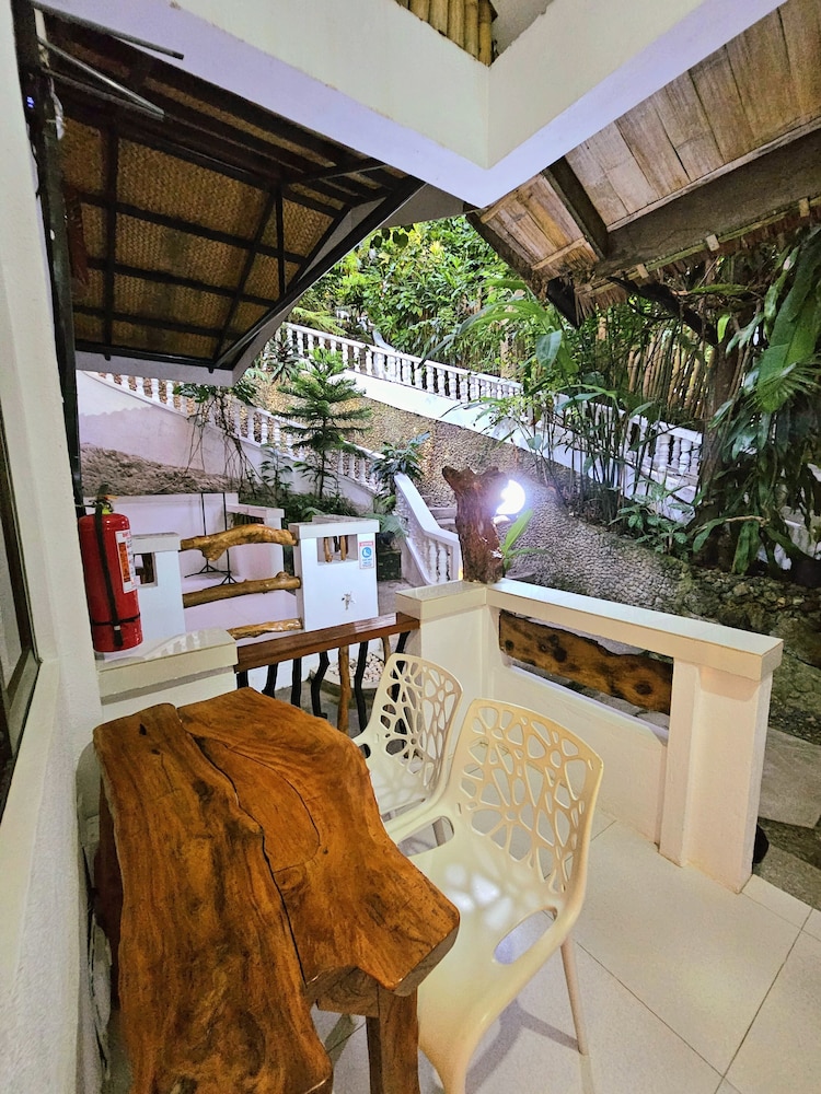 Cocoloco Boracay Beach Resort 7/74