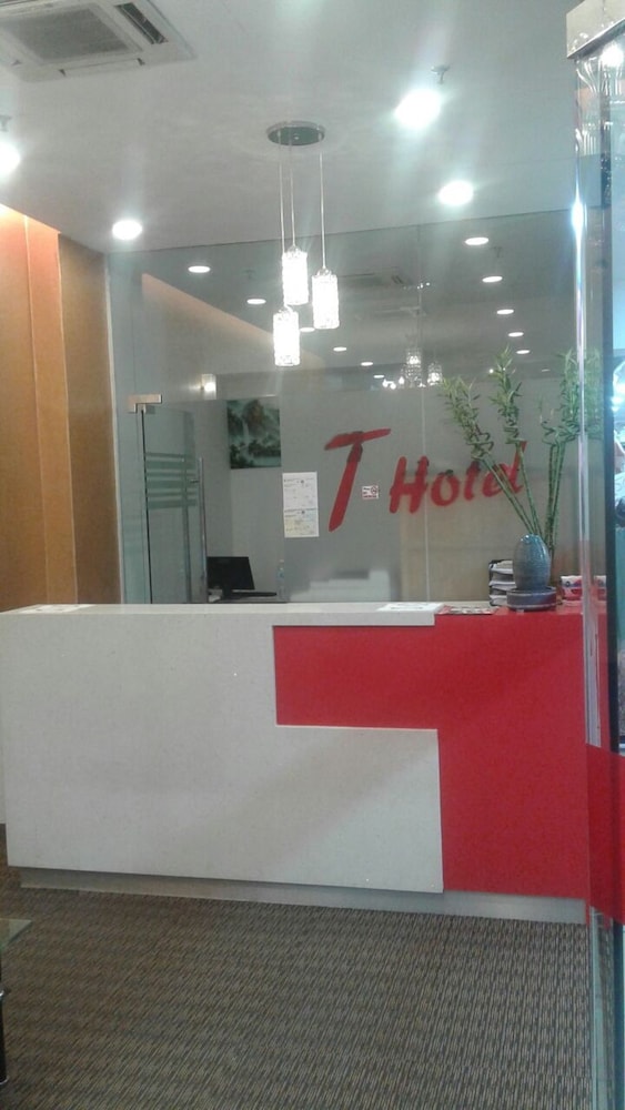 T Hotel Jalan Tar 7/45