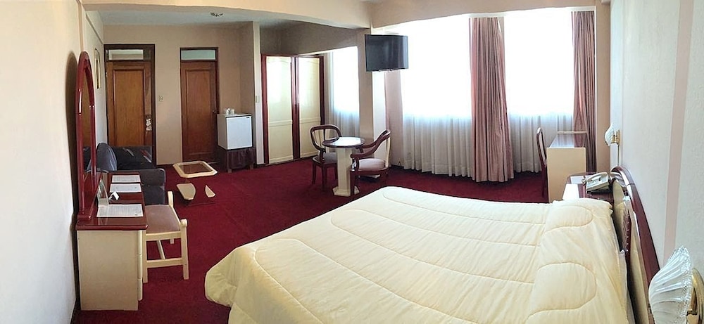 Americana Hotel 10/37