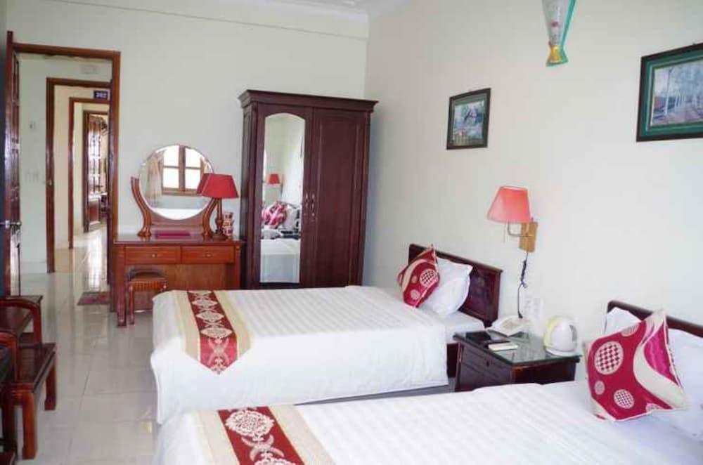 Room, Quadruple