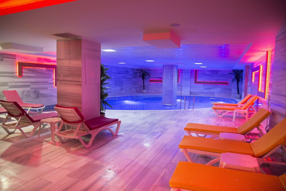 Hotel Buyuk Velic 44/76