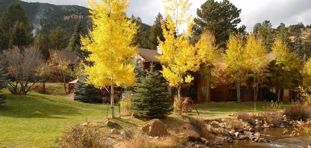 Aspen Winds on Fall River 38/68