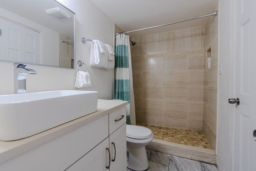 1 Bedroom, Condo, King Bed, Sofa, Point Pleasant Resort 8/10