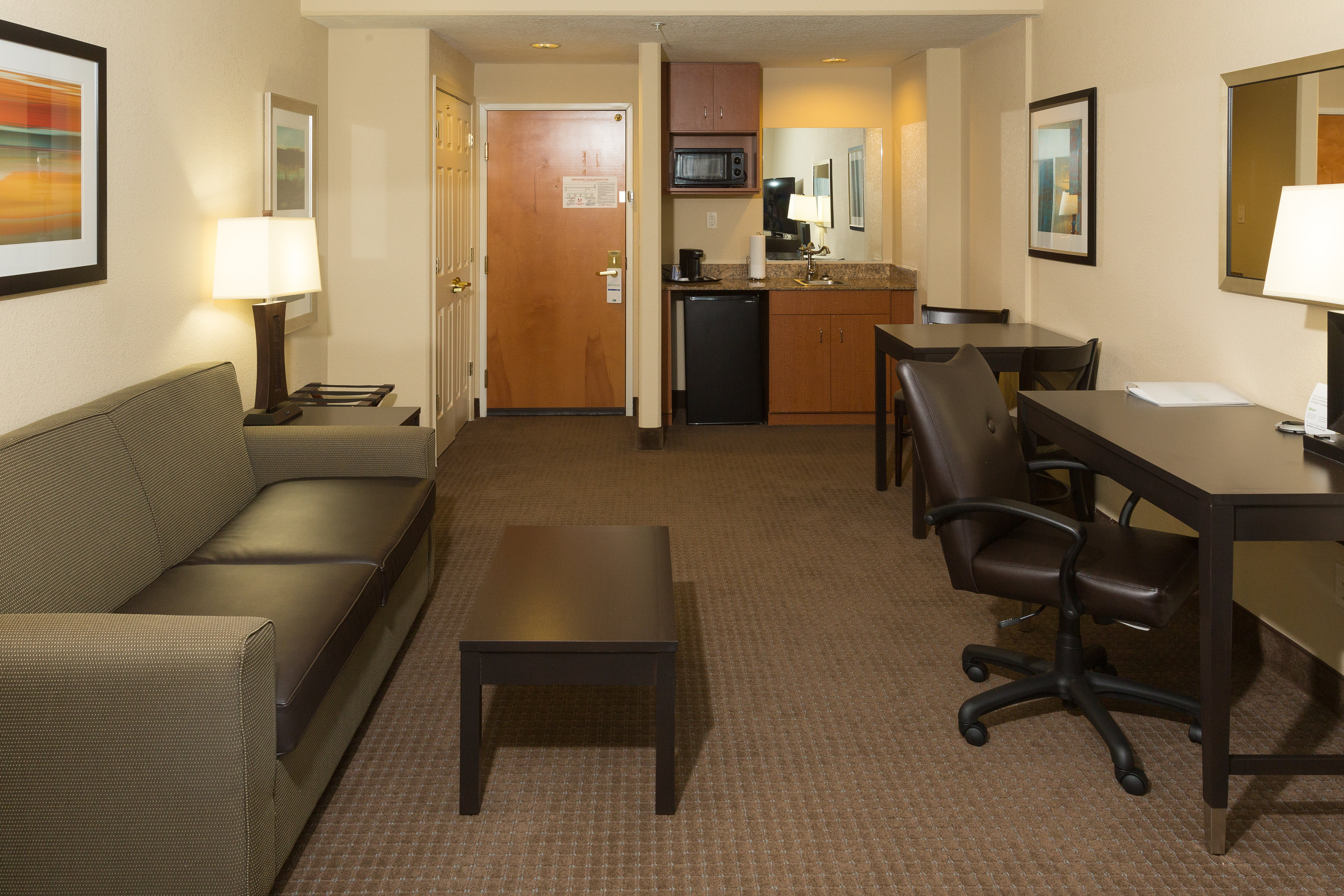 Holiday Inn Express Suites Jacksonville Airport 60/63
