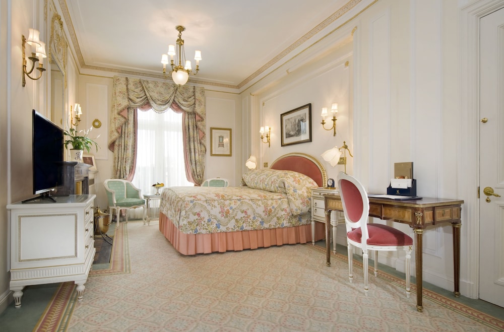 RITZ LONDON 25/99