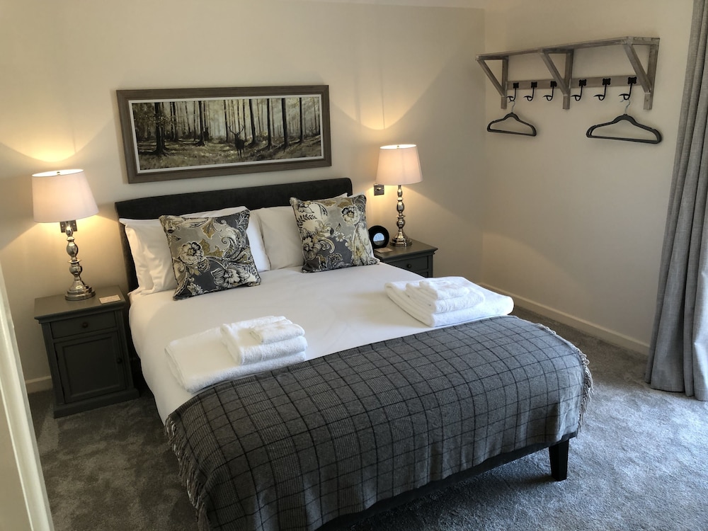Camerton Inn Cottage 7/24