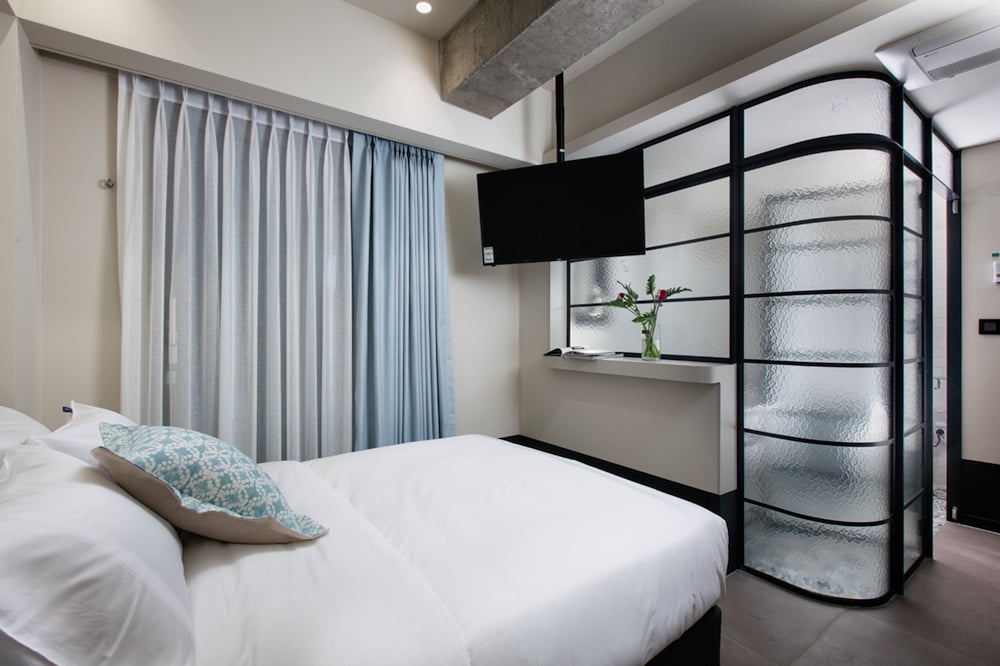 SUPERIOR, DOUBLE BED