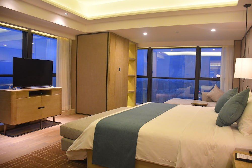 Wyndham Grand Maoming 5/38