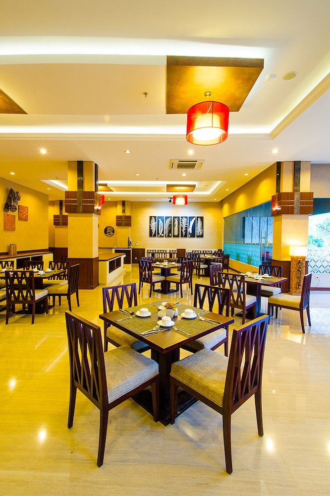 Noormans Hotel Semarang 51/69
