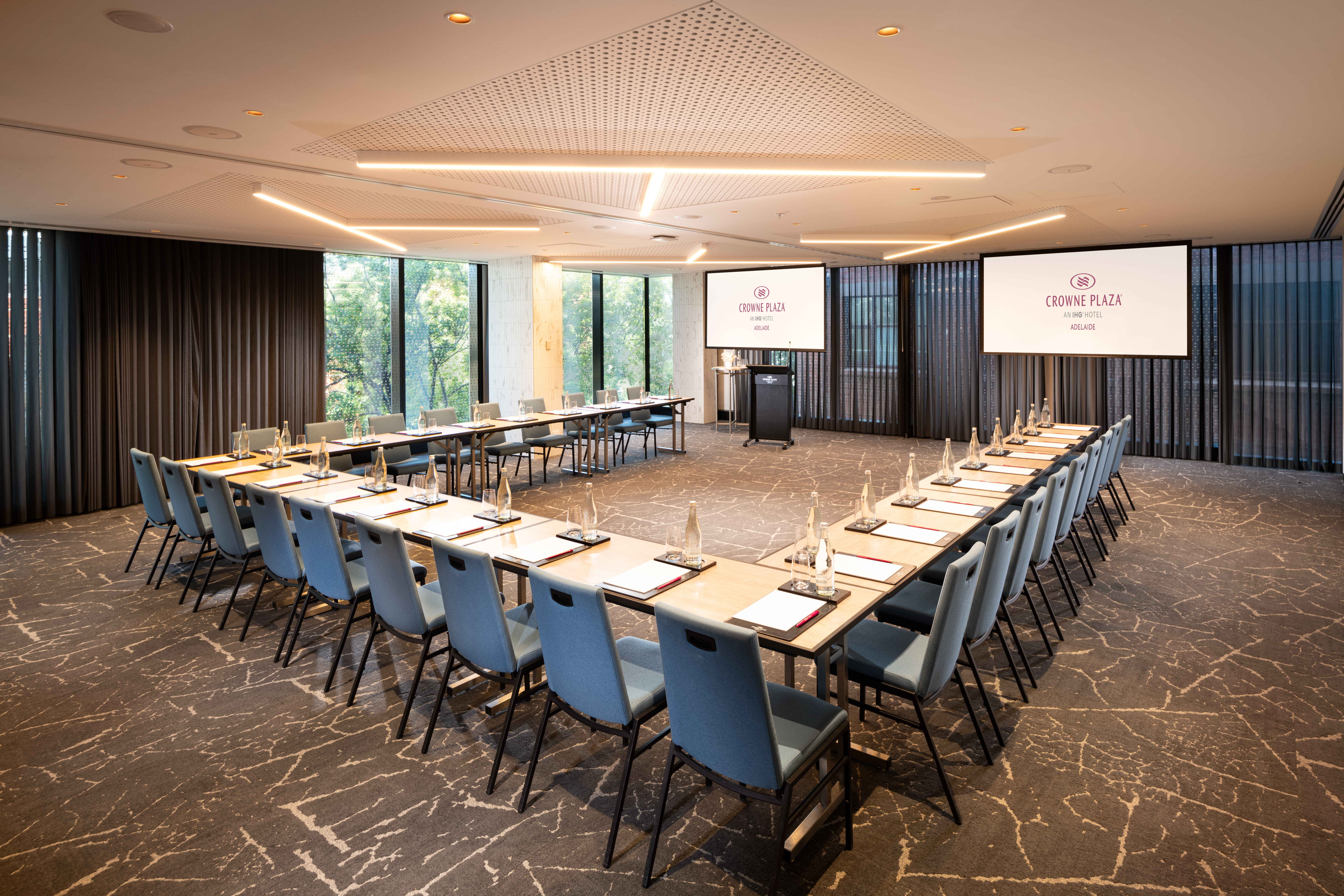 Crowne Plaza Adelaide 68/81