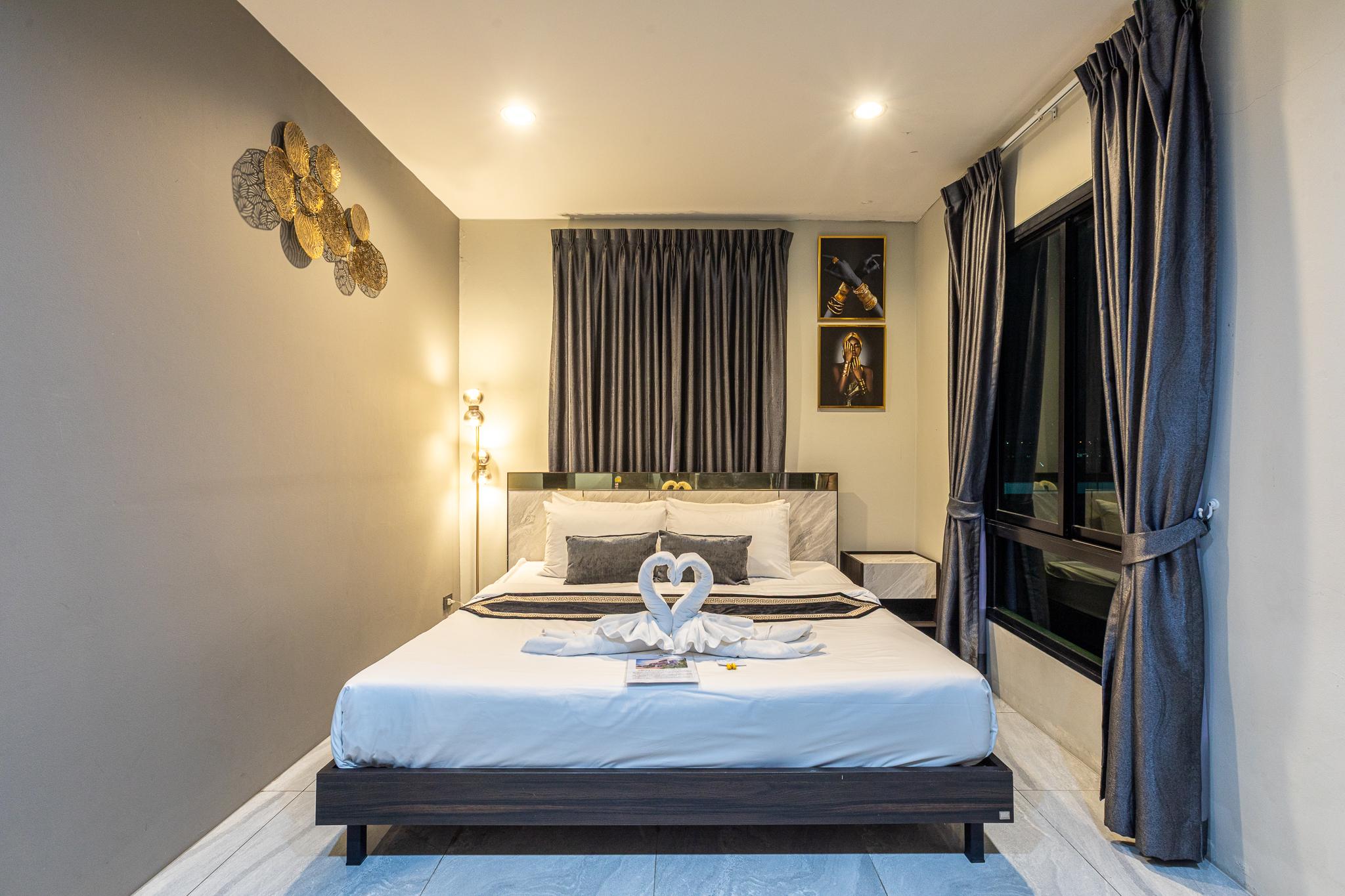 Deluxe, Residence, Double Bed, Residence Side, Corner