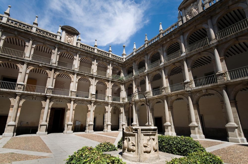 Hostal Miguel De Cervantes 2/57