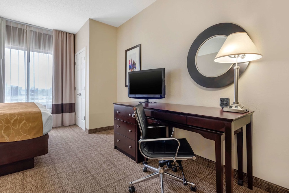 Comfort Suites Lafayette University Area 43/56