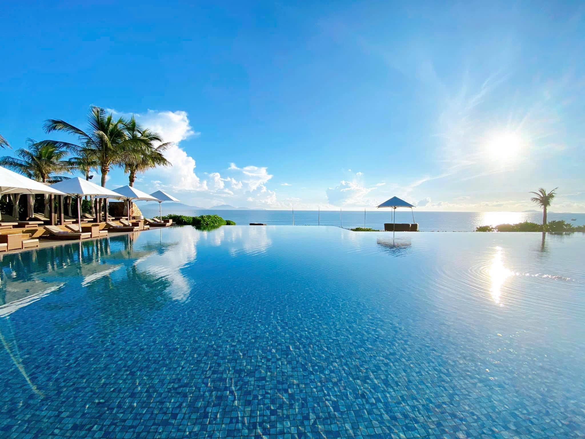 Room, Pool and Ocean View