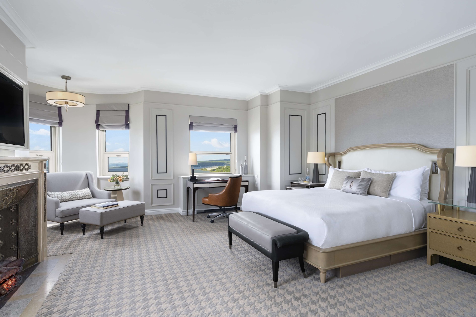Signature, Fairmont Gold, Suite, King Bed