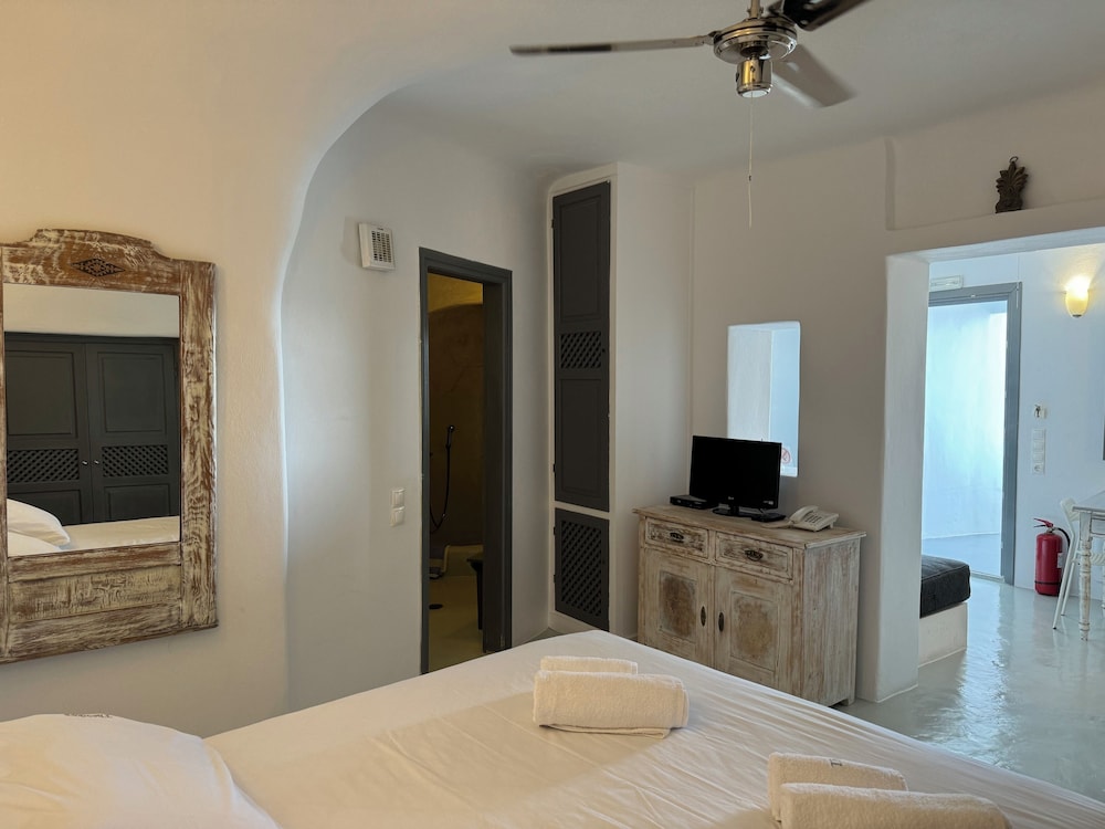 Theodora Suites - Adults Only 11/48
