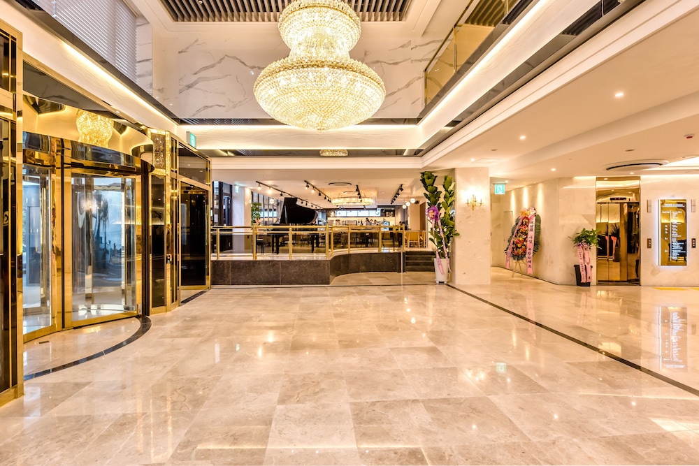 Dyne Oceano Hotel 10/75