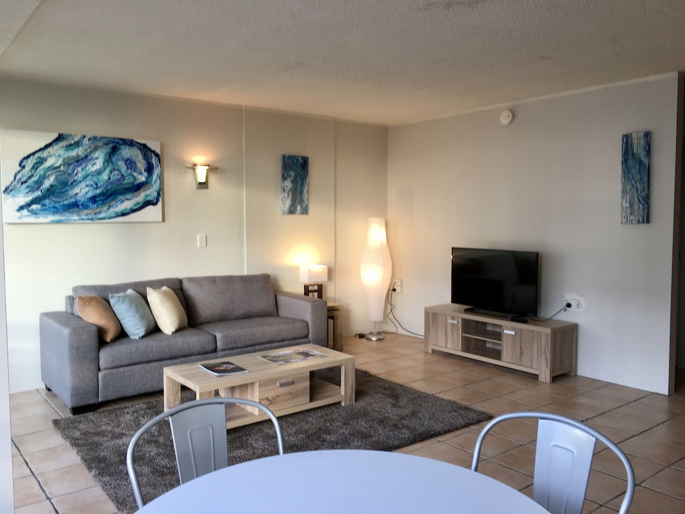 HI HO BEACH APARTMENTS 37/69