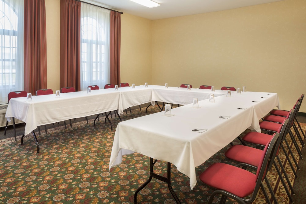 Country Inn & Suites by Radisson Greenfield IN 37/37