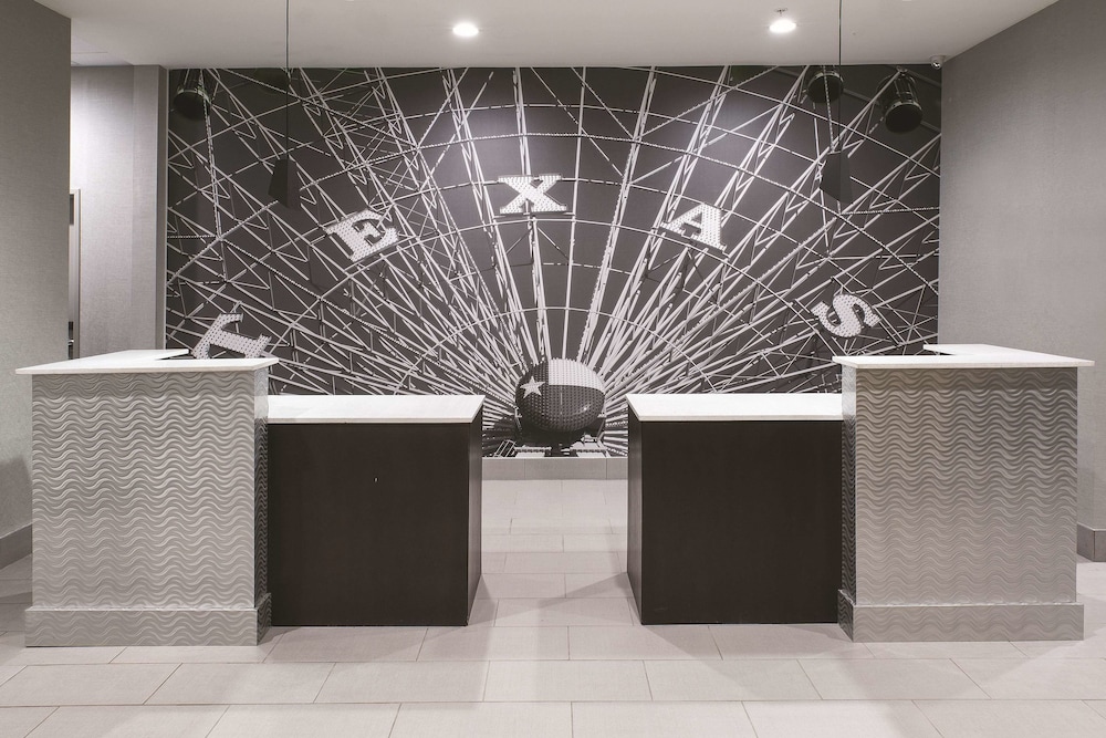 La Quinta Inn & Suites by Wyndham Fort Worth West - I-30 7/32