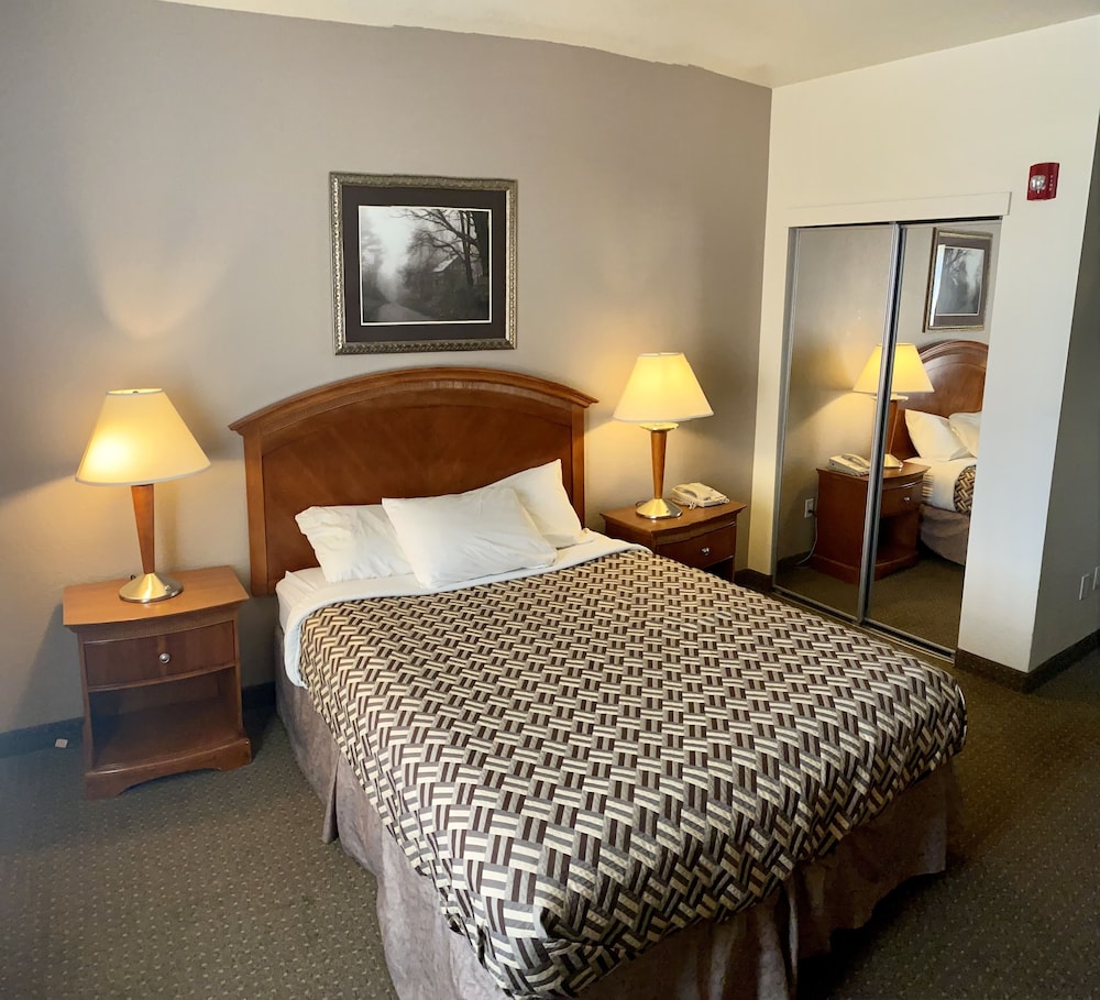 A Riverside Inn Travelodge by Wyndham 30/55