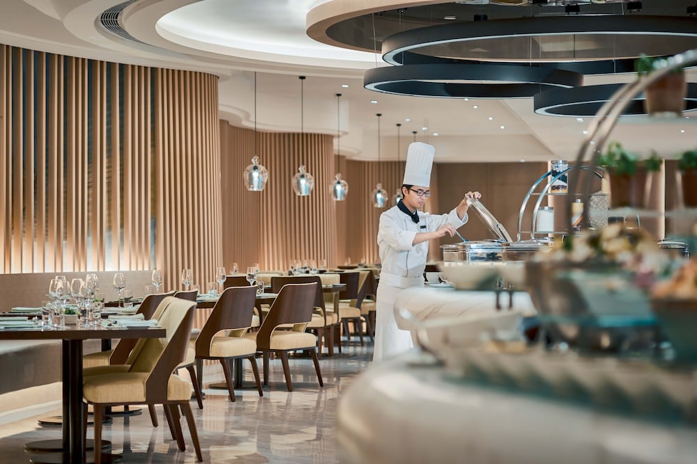 restaurant cafeteria
