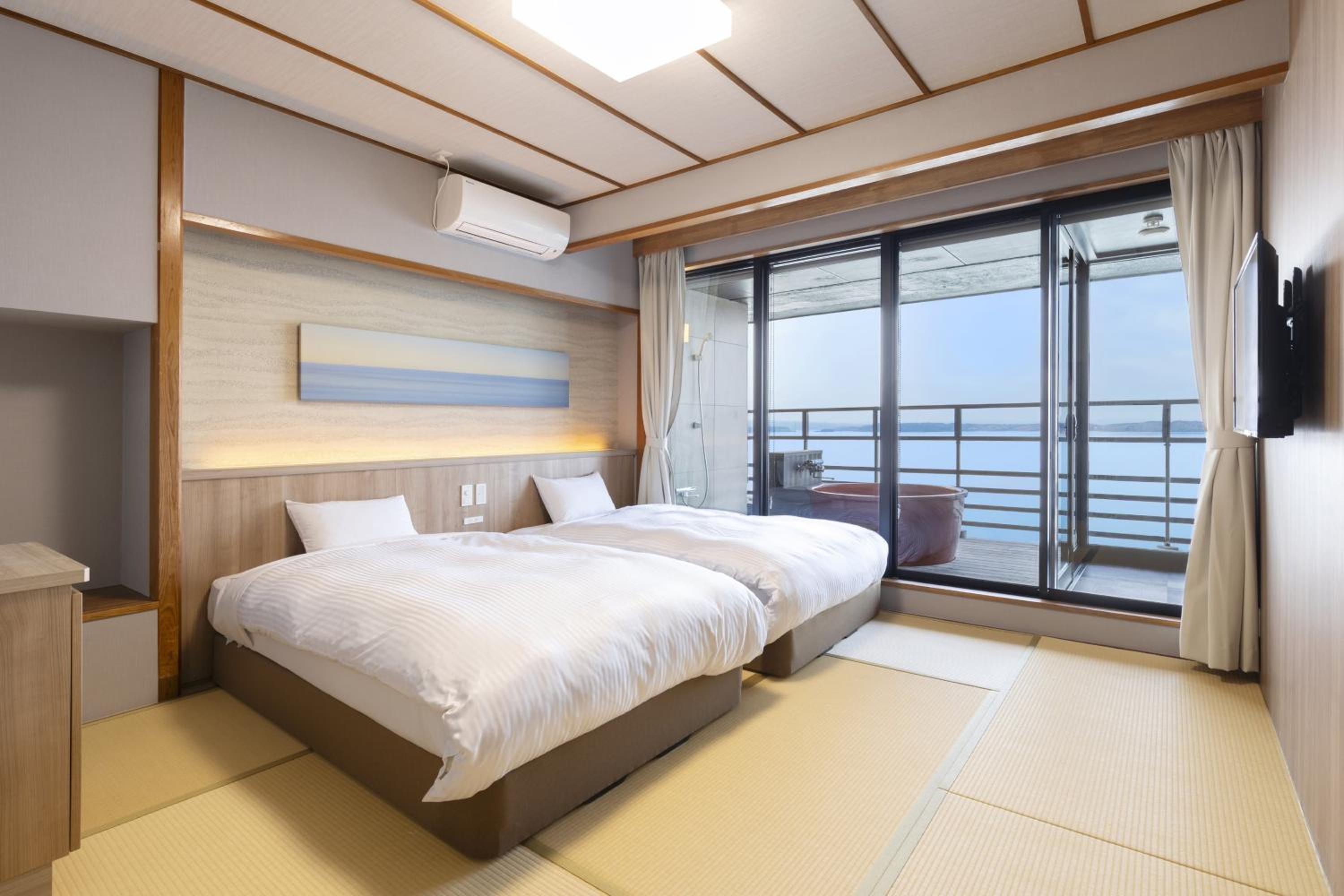Standard, Futon Bed, Twin Beds, Outdoor Bath