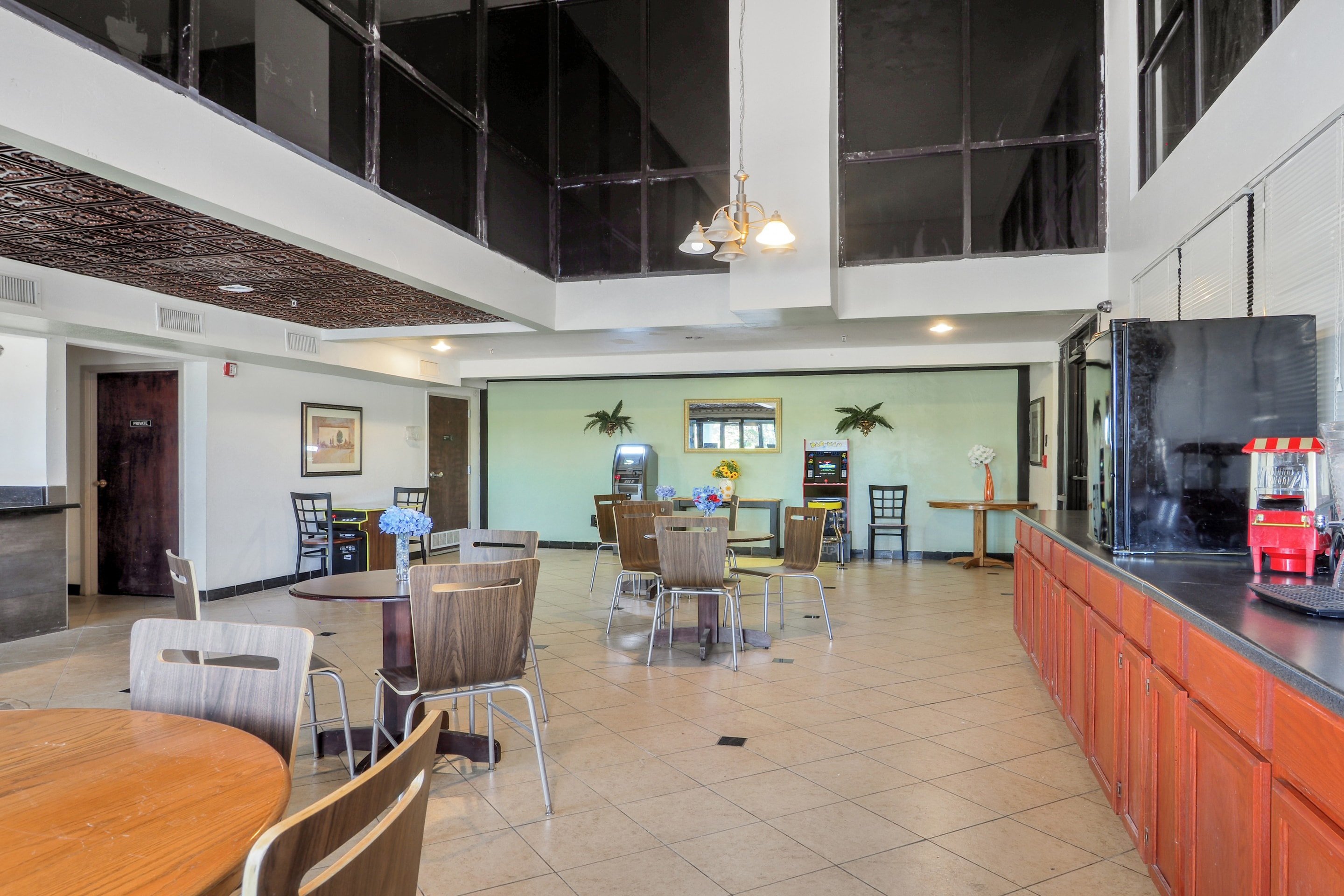 Lonestar Inn Suites, Erick OK Hwy 40 11/16