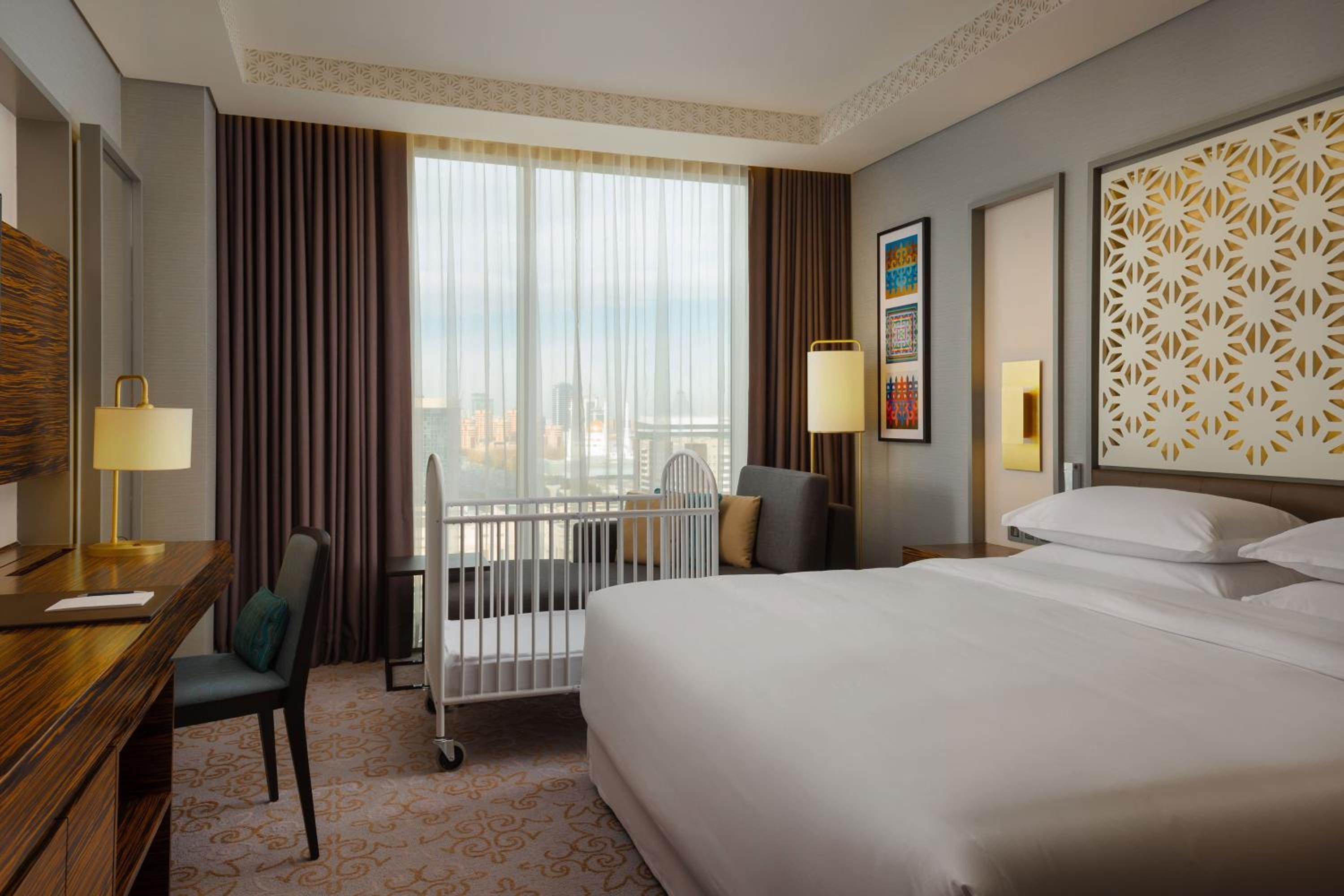 غرفة ديلوكس بسرير كينج، Sheraton Astana Hotel 2/8