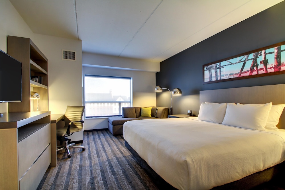 Hyatt House Chicago/Evanston 26/65