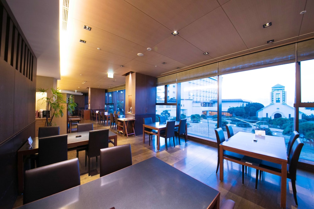 Seaside Hotel Maiko Villa Kobe 60/74