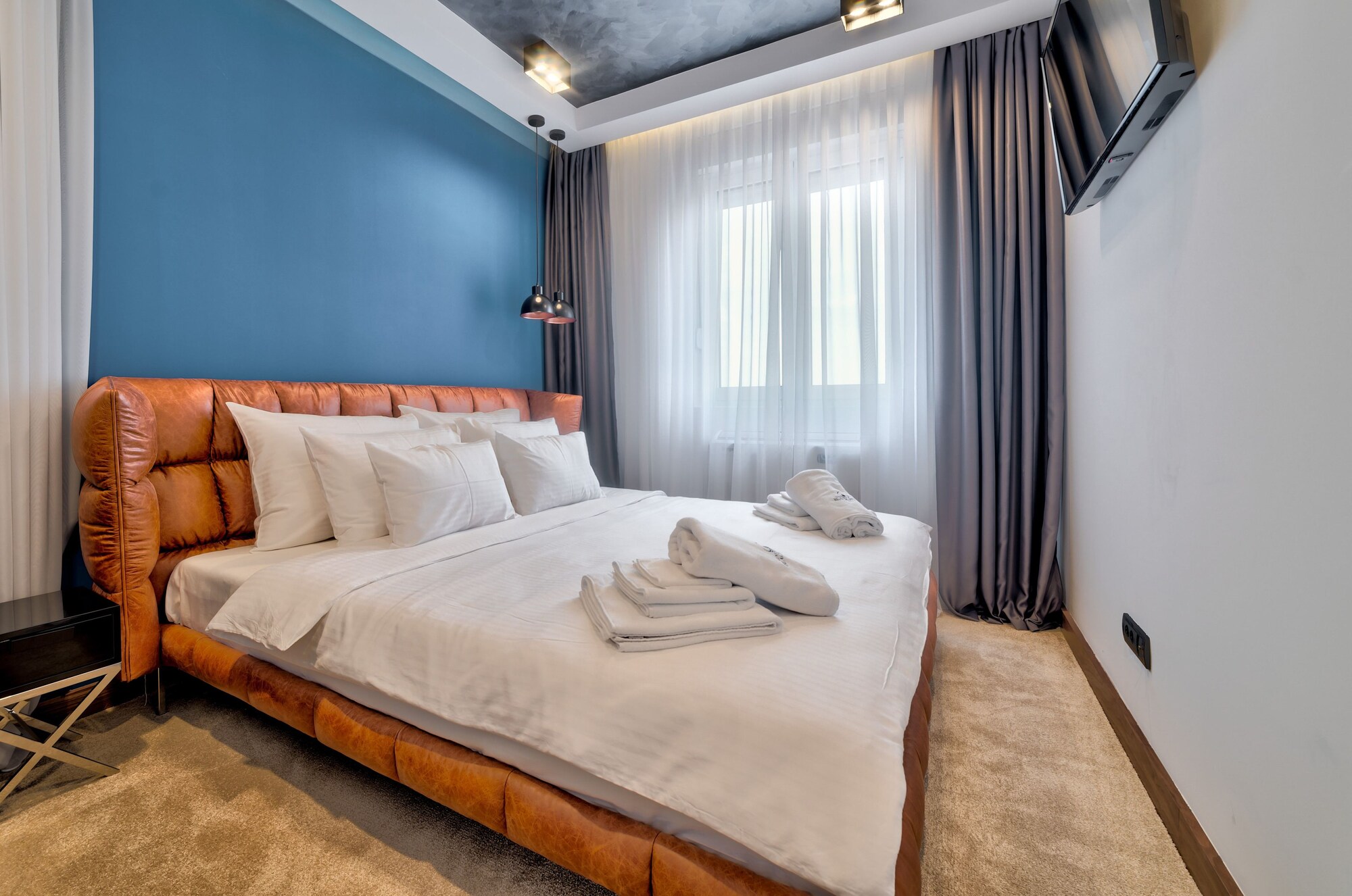 LUXURY, SUITE, KING BED, SOFA