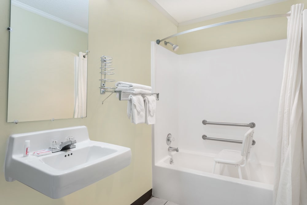 Economy Inn by OYO Ashburn I-75 51/54