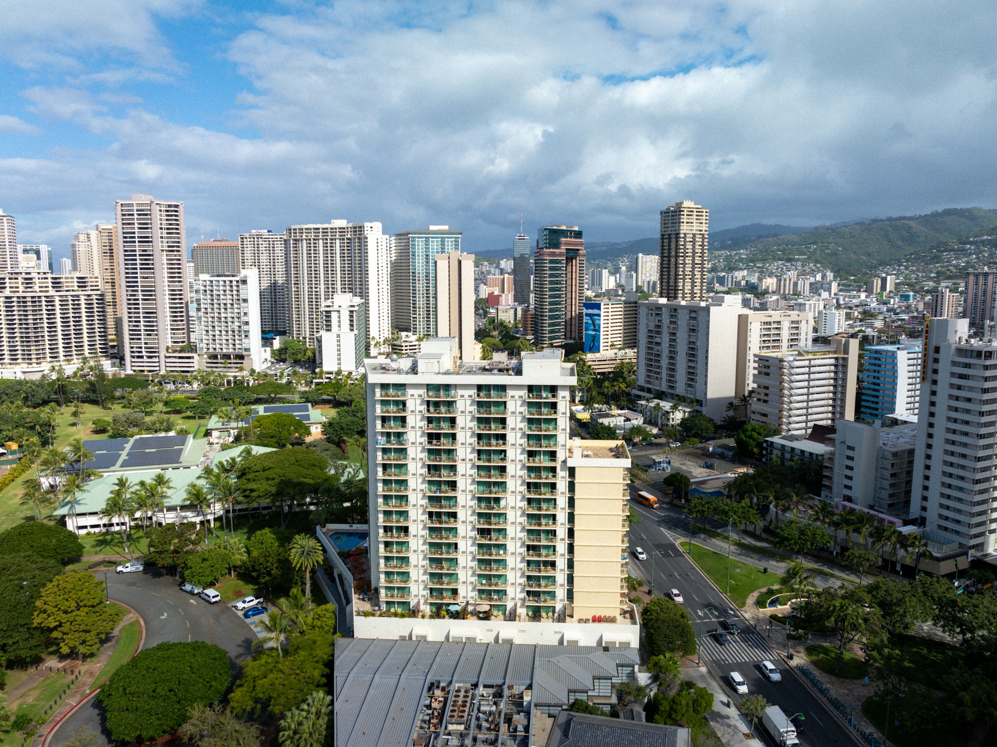 Luana Waikiki Hotel and Suites 5/50