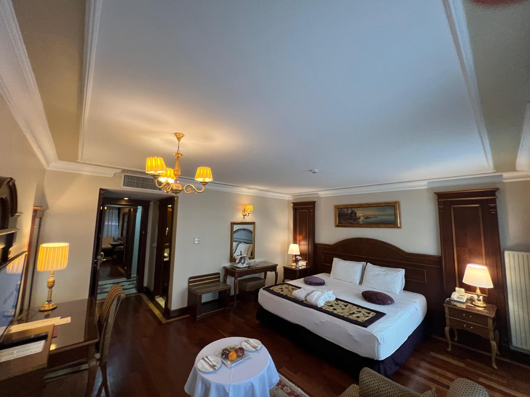 Executive, Suite, King and Twin Beds
