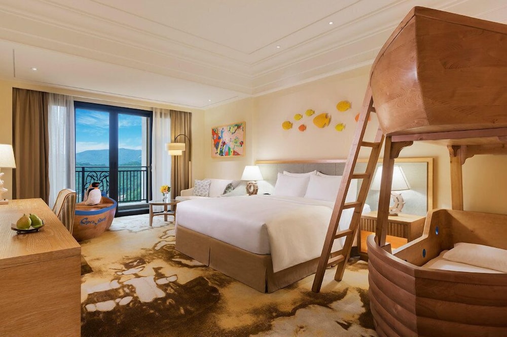 Chimelong Hengqin Bay Hotel 10/28