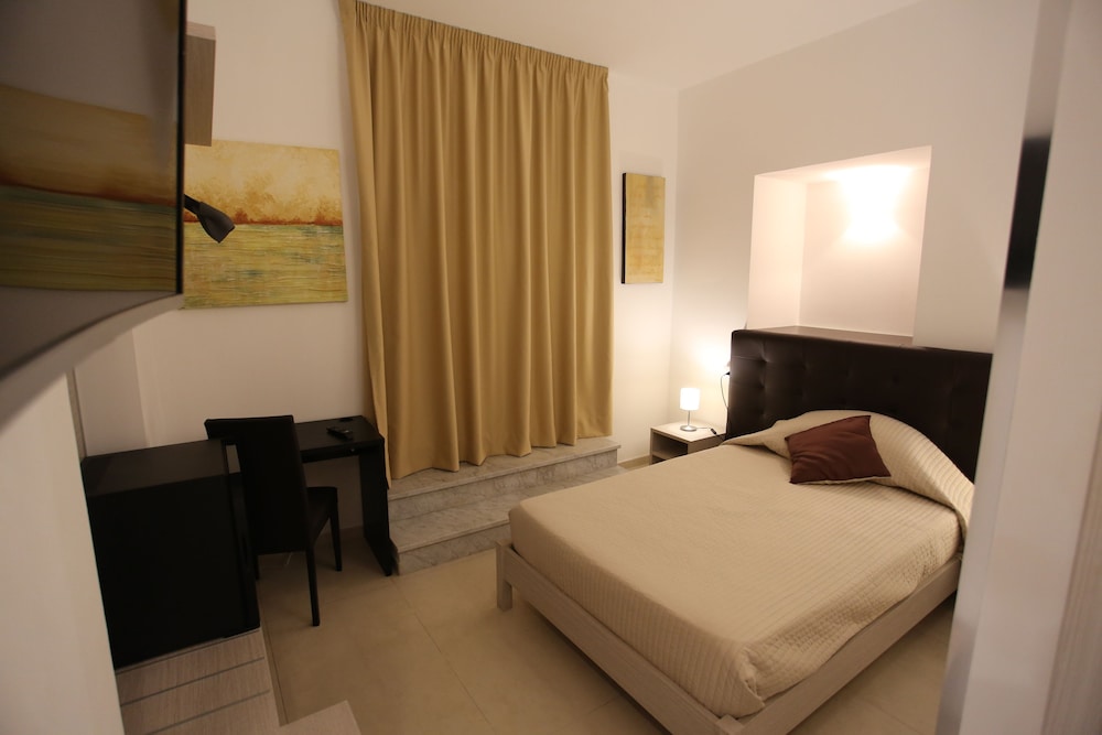 HOTEL EUBEA 16/79
