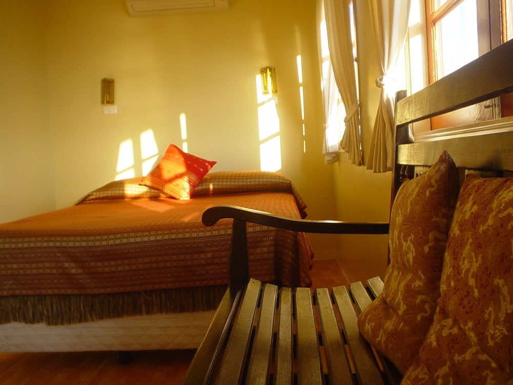 Phangan Rainbow Bungalows 14/30