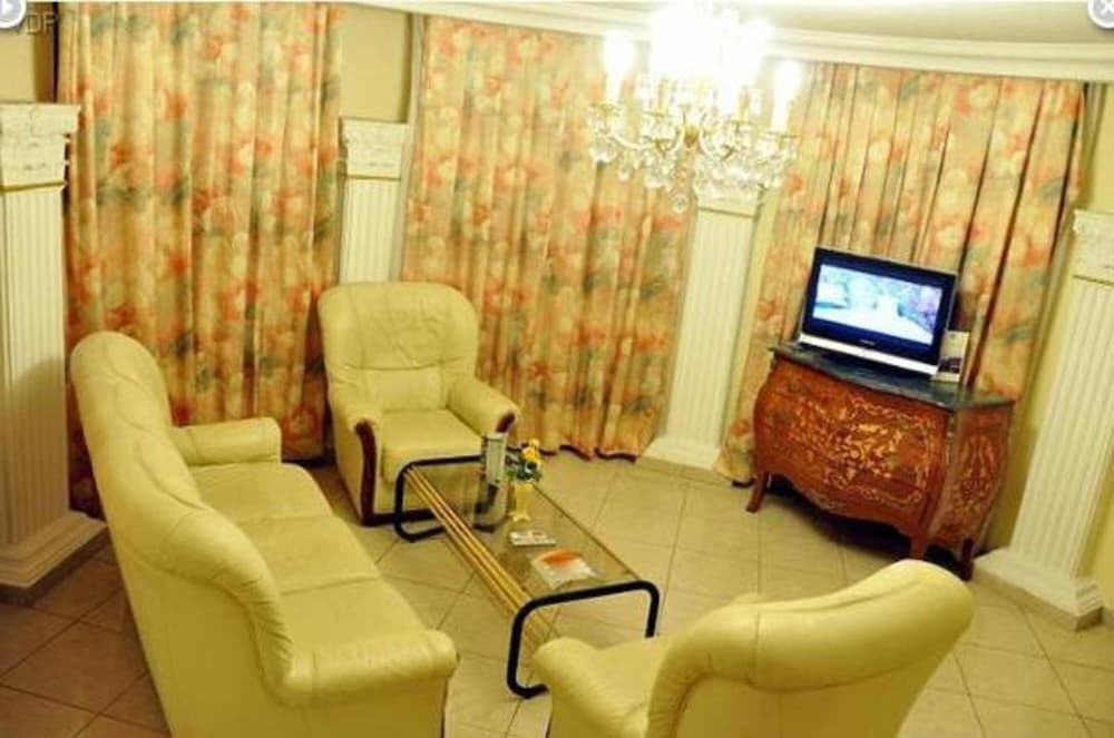 Vallee Des Princes Hotel 27/47