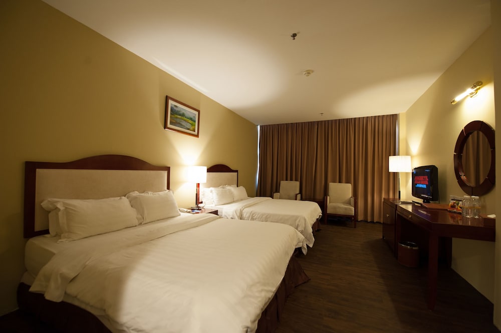 GAYA CENTRE HOTEL 13/42