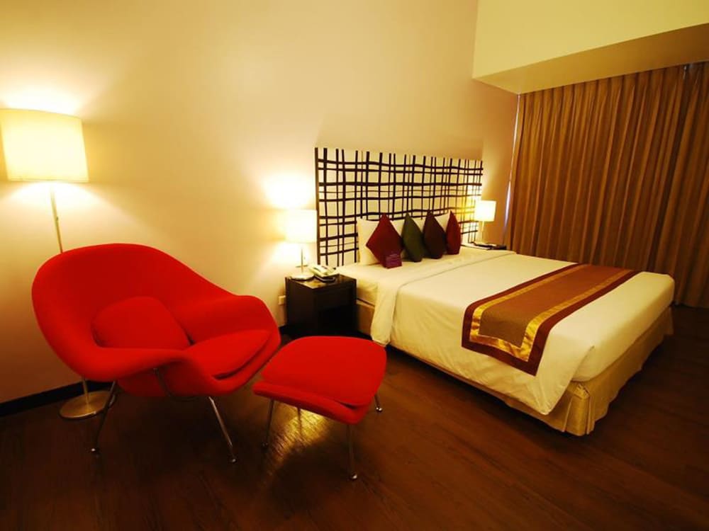 The Embassy Sathorn 20/46