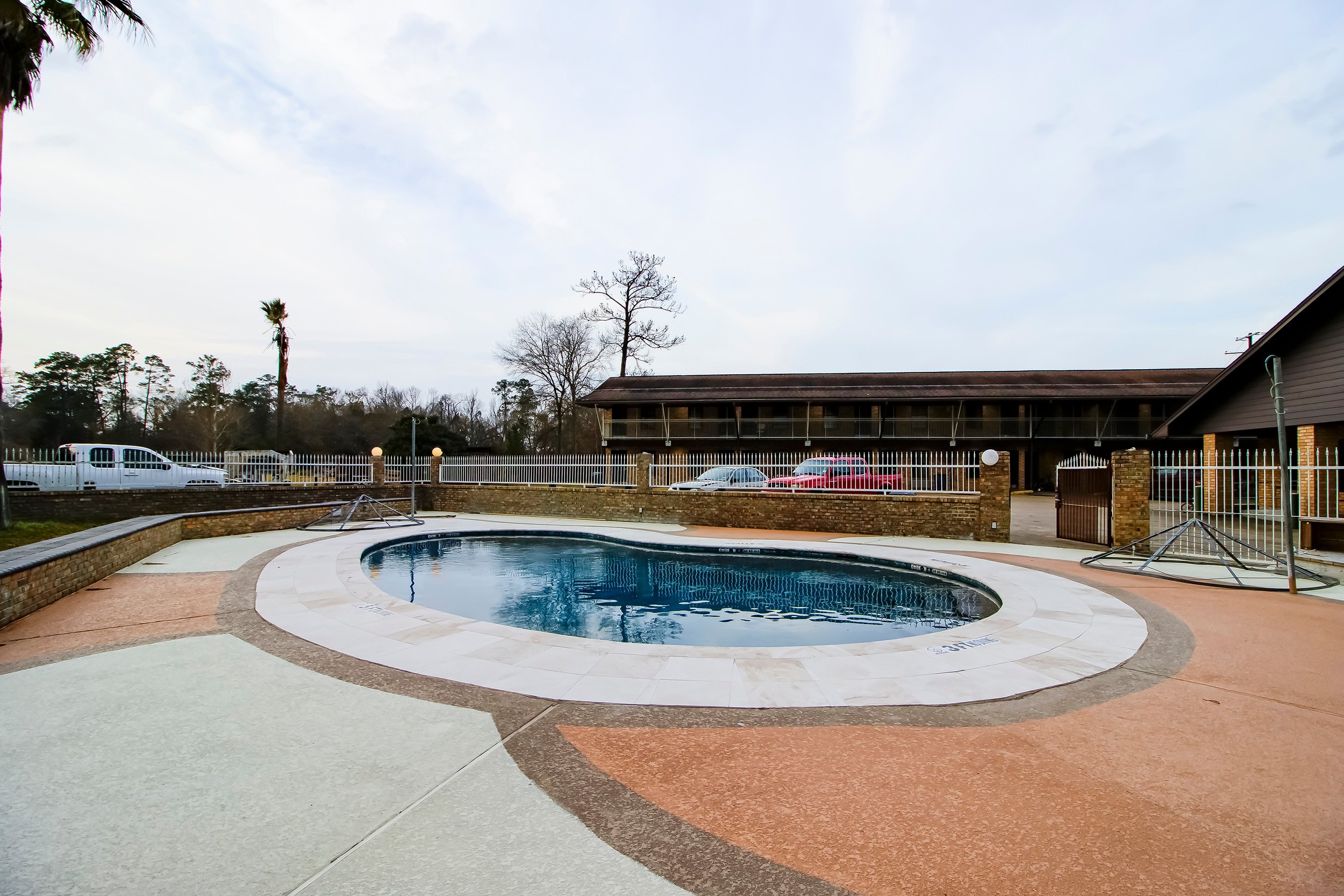 OYO Pinewood Inn & Suites Silsbee 15/20