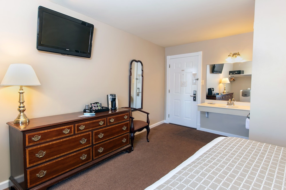 Lake View Hotel 36/46