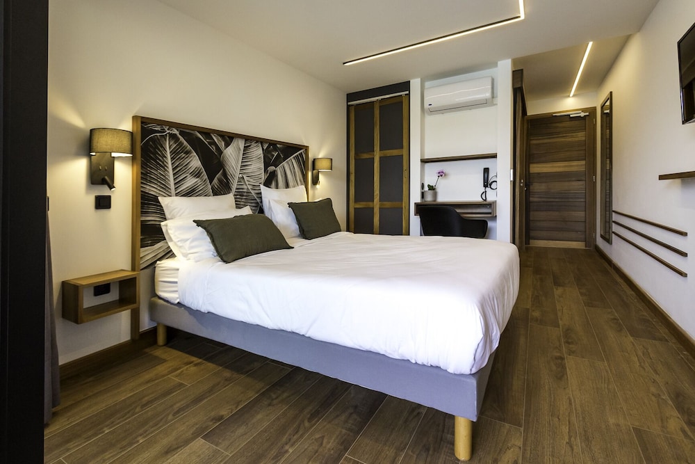 Hotel Latitude 21 13/58