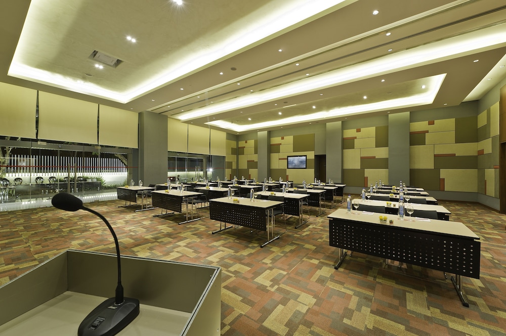 ibis Nashik 64/70