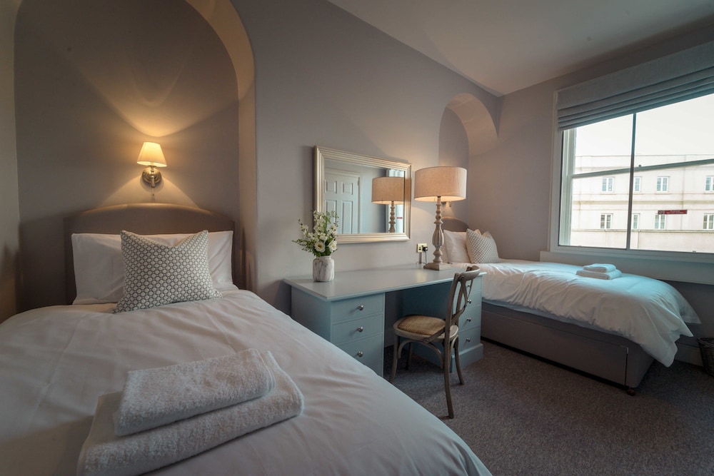 Anabelles Guest House 3/46