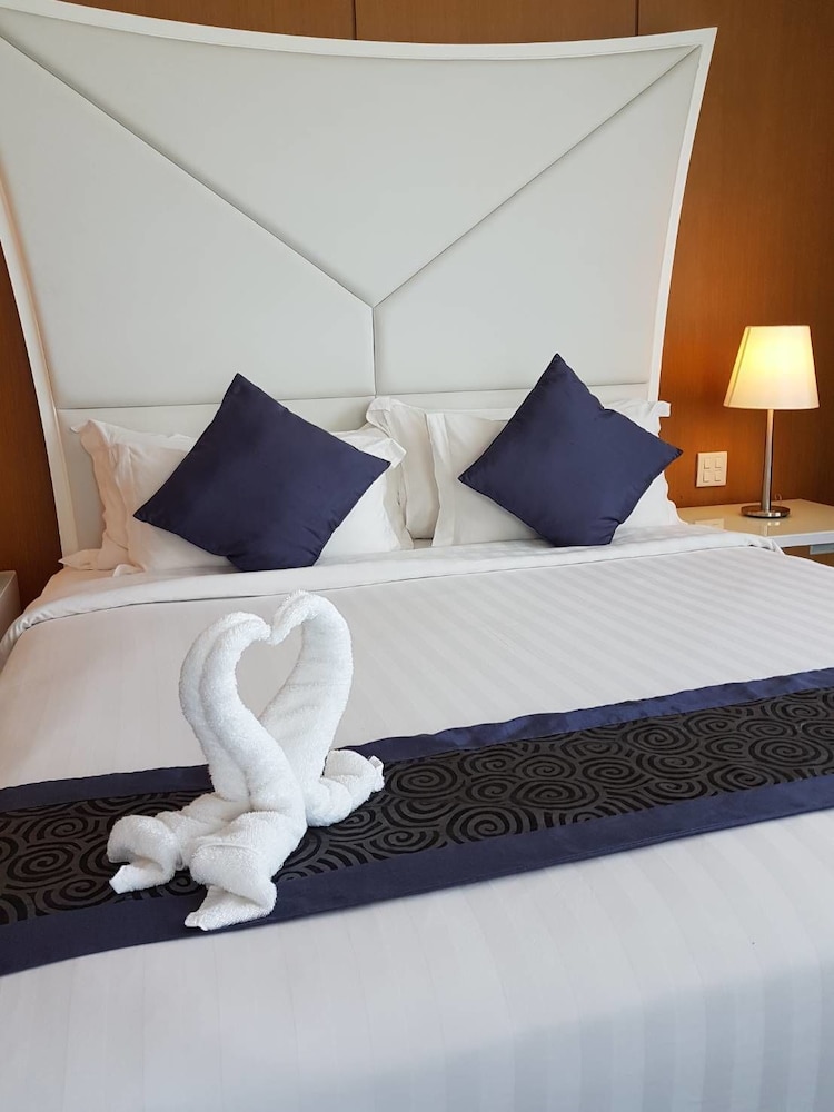 The Paradiso JK Design Hotel 25/67