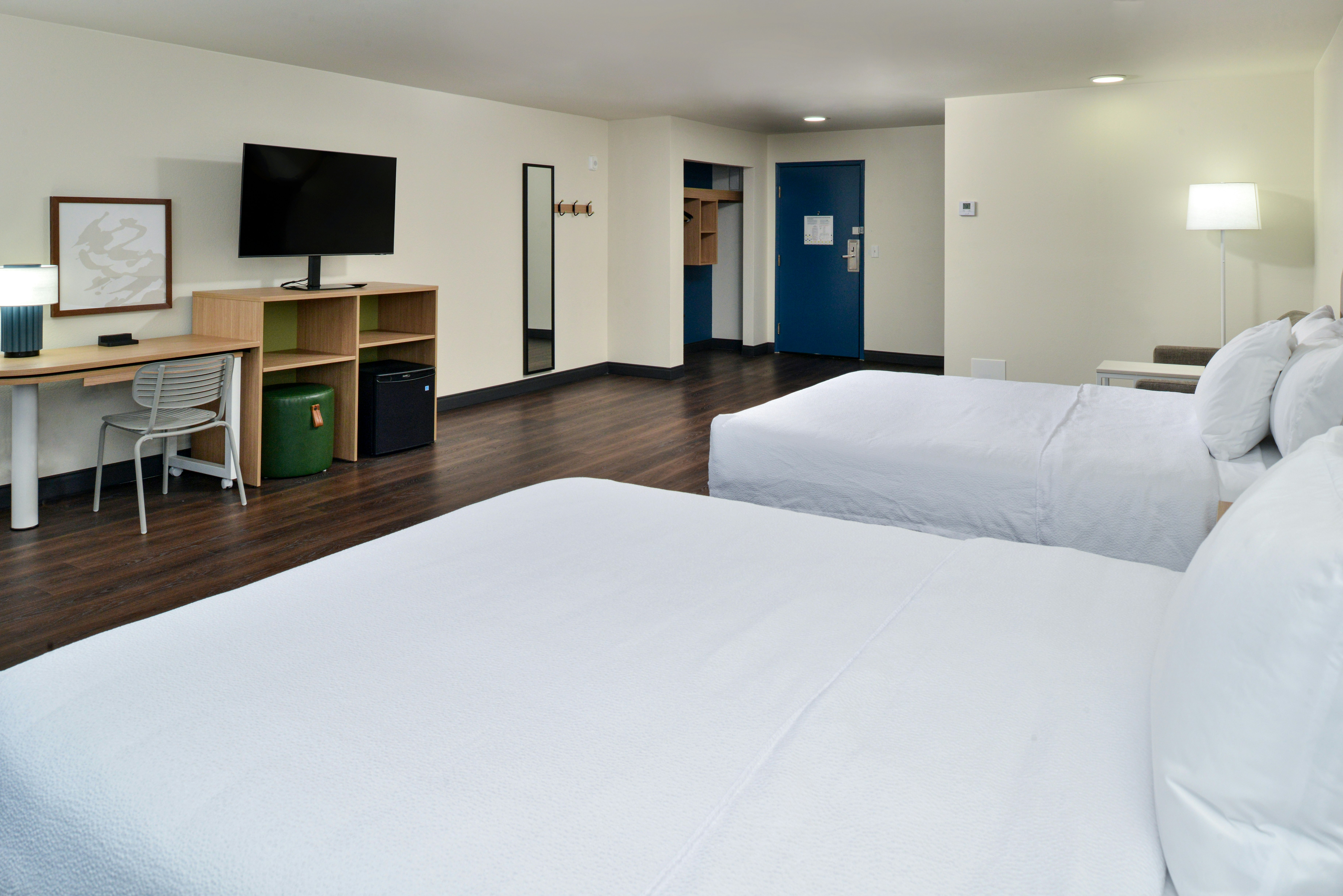 ROOM, 2 QUEEN BEDS, SOFA, ACCESSIBLE